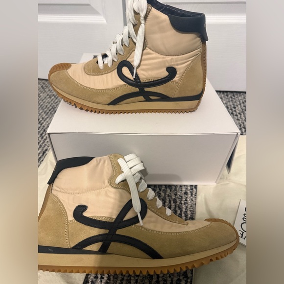 Loewe Beige, White & Black Retro Runner Sneakers High Top size 38 full set - Picture 8 of 10
